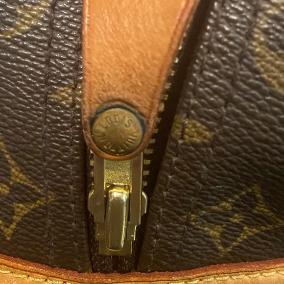 Louis Vuitton Montorgueil PM Monogram Purse - Picture 12 of 16